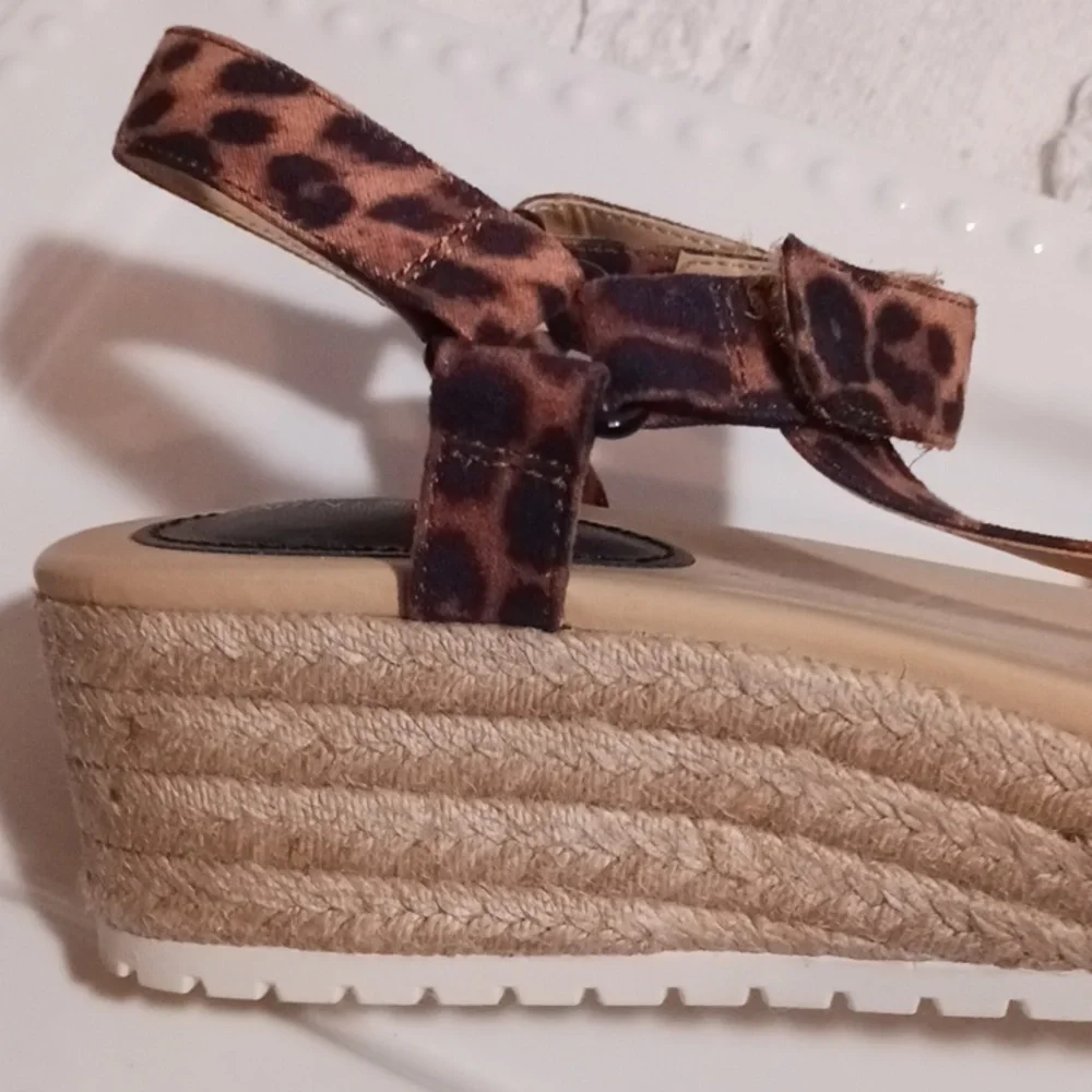 ⚜️ NINE WEST Leopard 🐆 Print Raffia Platform Sandal 9.5 *New*